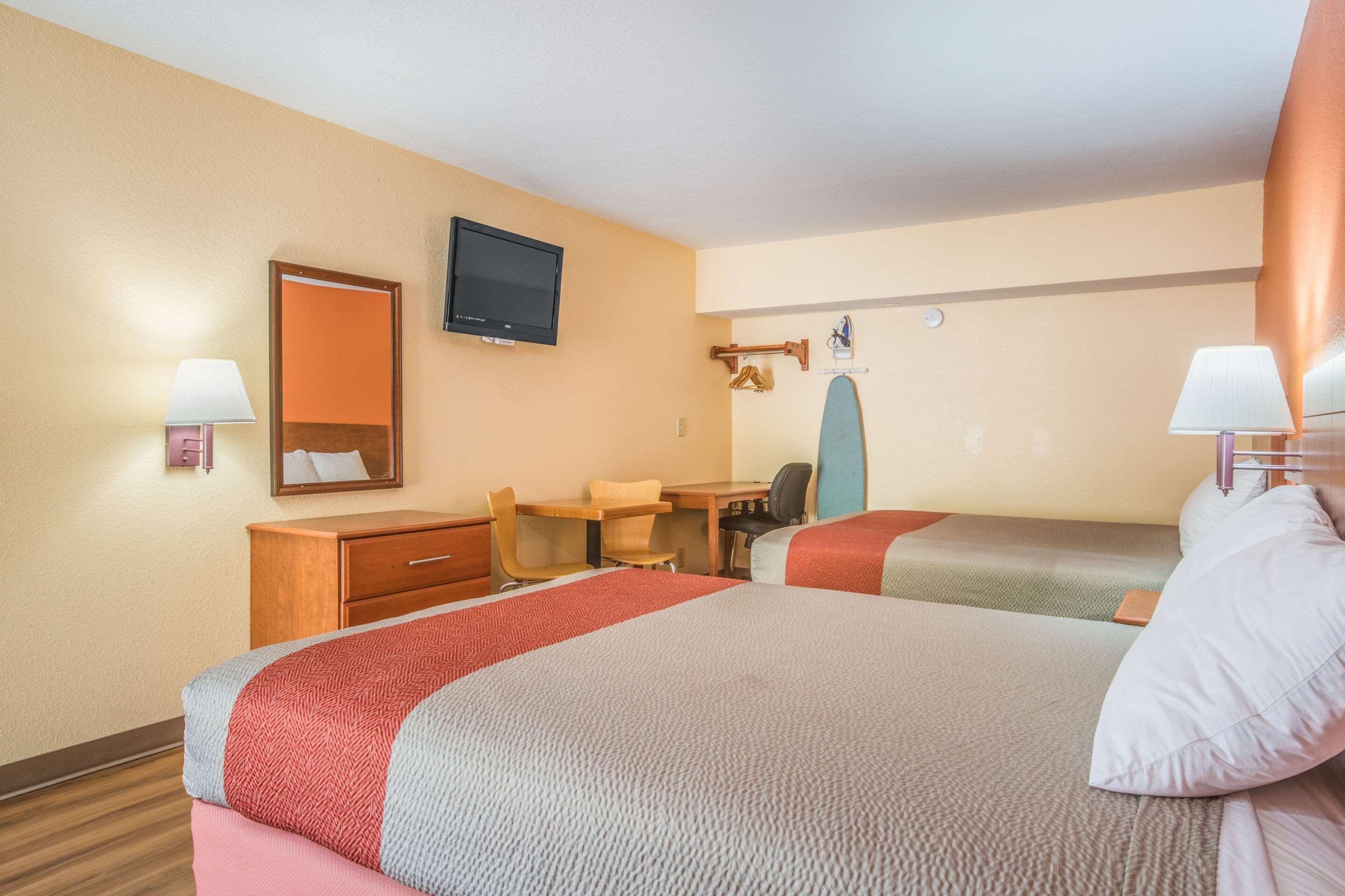 Rodeway Inn & Suites Macon Extérieur photo