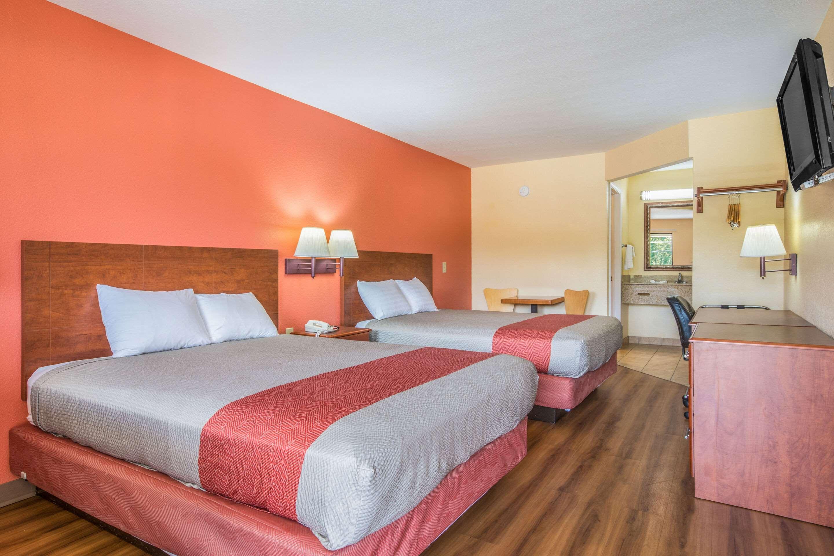 Rodeway Inn & Suites Macon Extérieur photo