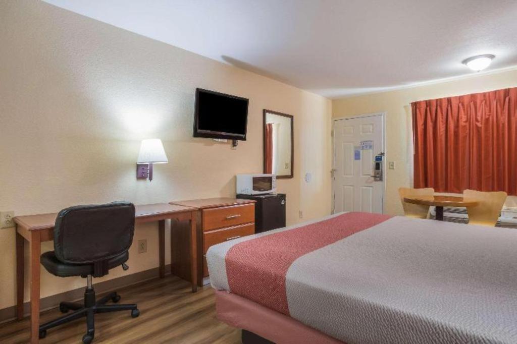 Rodeway Inn & Suites Macon Extérieur photo