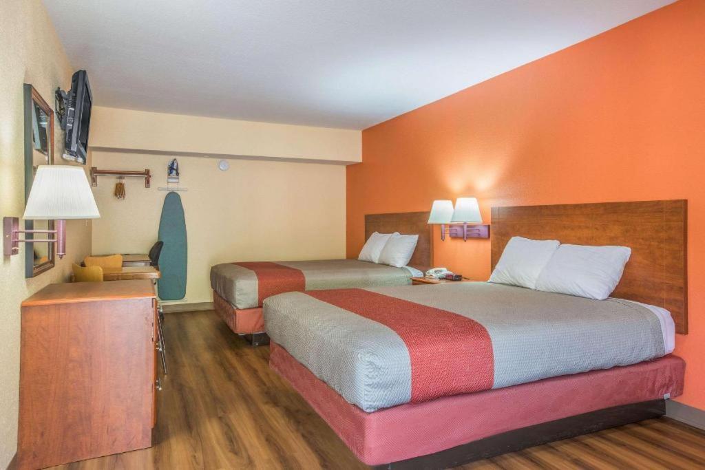 Rodeway Inn & Suites Macon Extérieur photo