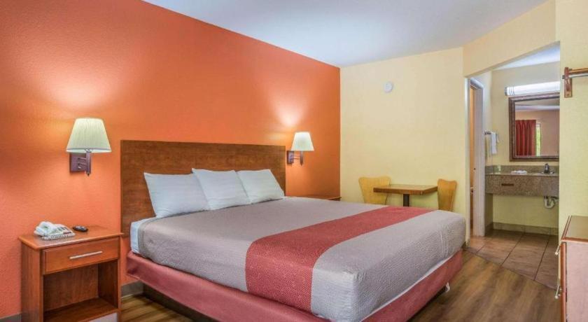 Rodeway Inn & Suites Macon Extérieur photo
