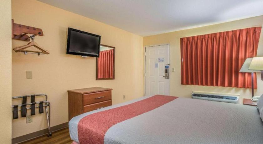 Rodeway Inn & Suites Macon Extérieur photo