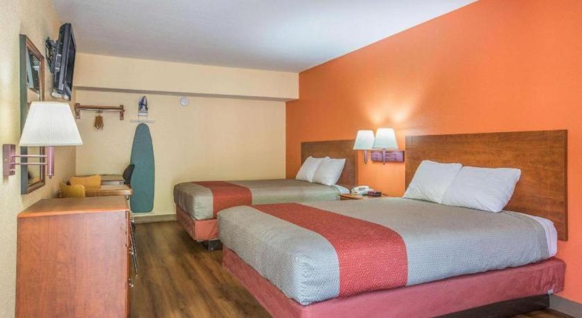 Rodeway Inn & Suites Macon Extérieur photo