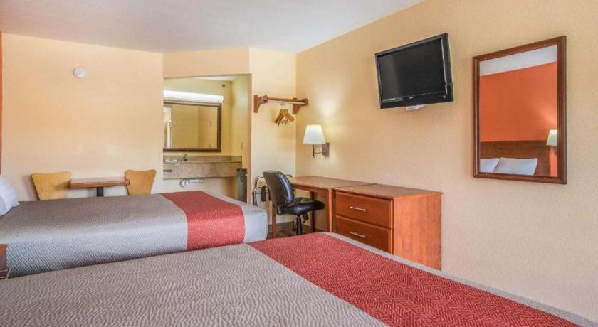 Rodeway Inn & Suites Macon Extérieur photo