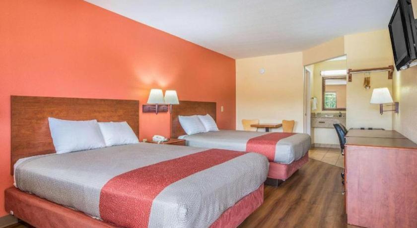 Rodeway Inn & Suites Macon Extérieur photo