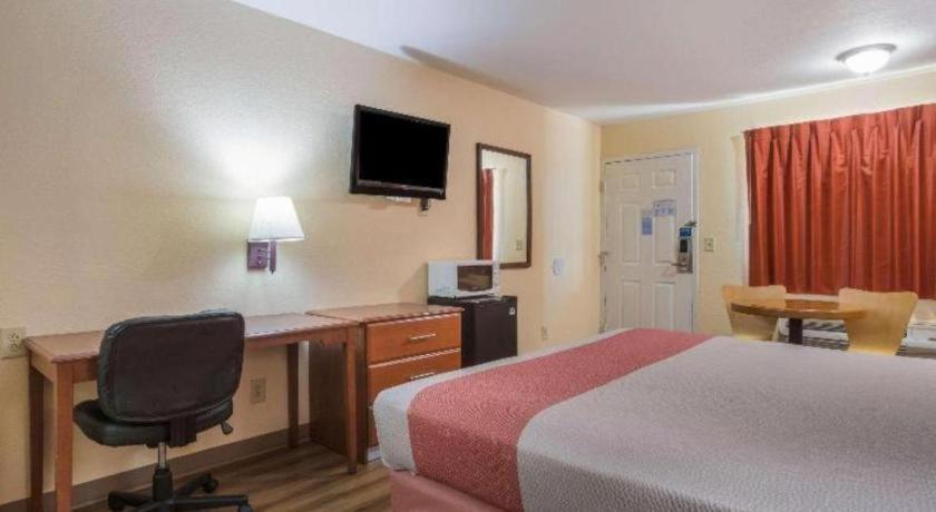 Rodeway Inn & Suites Macon Extérieur photo