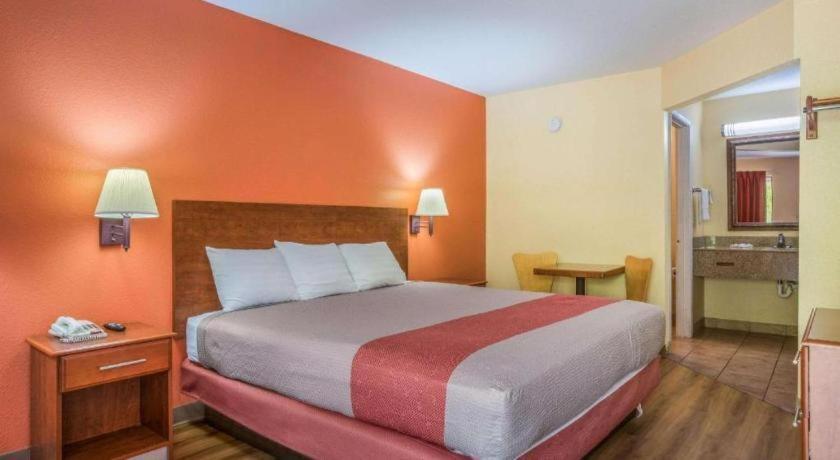 Rodeway Inn & Suites Macon Extérieur photo