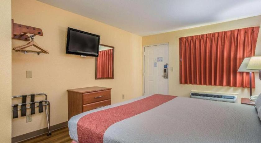 Rodeway Inn & Suites Macon Extérieur photo